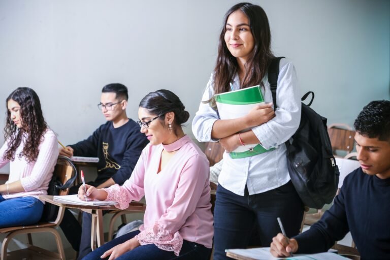 Best Education Loans for International Students Without Collateral